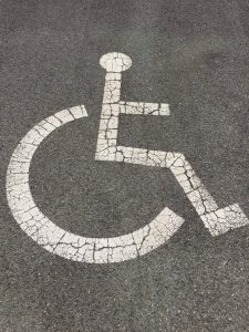 Read more about the article Cum îți ajuți copilul să accepte și să respecte copiii cu nevoi speciale?