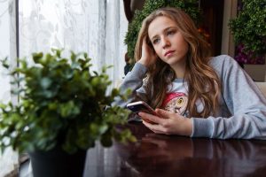 Read more about the article Cum să îi vorbești adolescentului tău despre droguri?