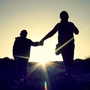 Read more about the article Secretul unei legături puternice între părinte și copil