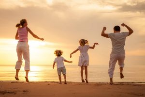 Read more about the article 3 modalități prin care tu și copilul tău puteți fi mai fericiți începând de azi