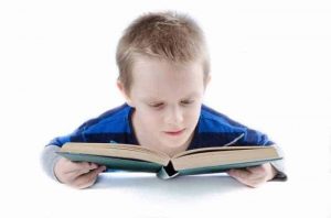 Read more about the article 7 lucruri pe care copilul ar trebui să știe să le facă până la vârsta de 13 ani