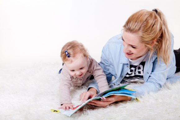 Read more about the article 7 metode simple prin care poți ajuta copilul să-și dezvolte limbajul