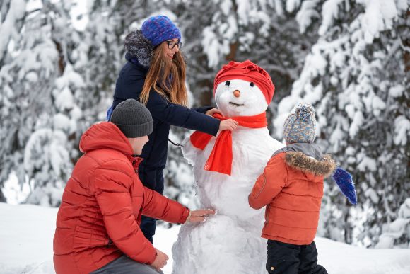Read more about the article Ce câștigăm dacă învățăm să trăim în prezent ca părinți?